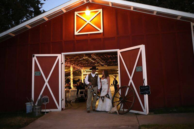 Barn wedding at Mill Creek Ranch Resort